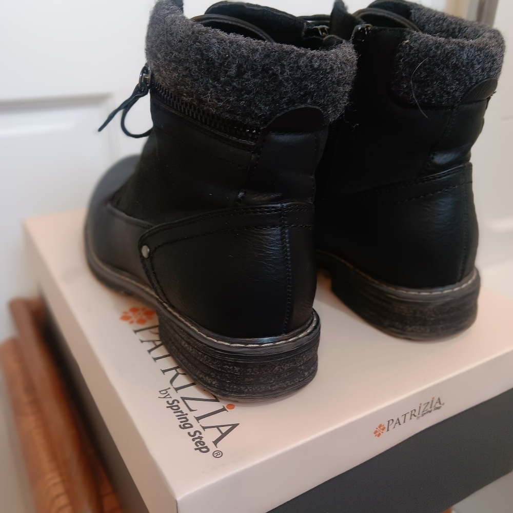 boots - Picture 3 of 8